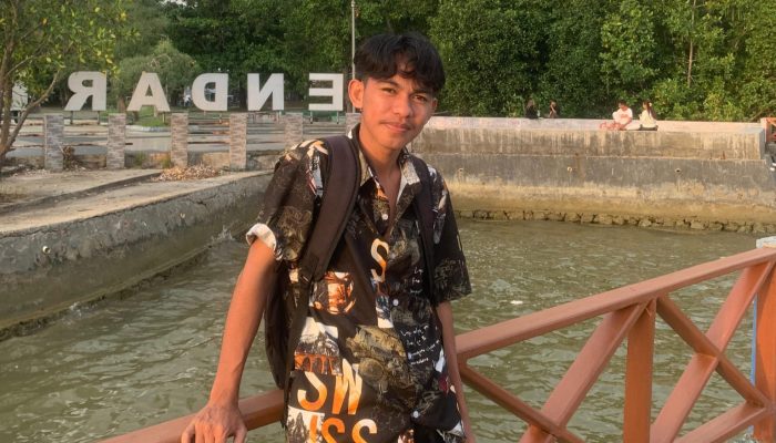 Terlalu Fokus pada MBG, Lupa pada Guru: Siapa yang Sebenarnya Mendidik Bangsa?
